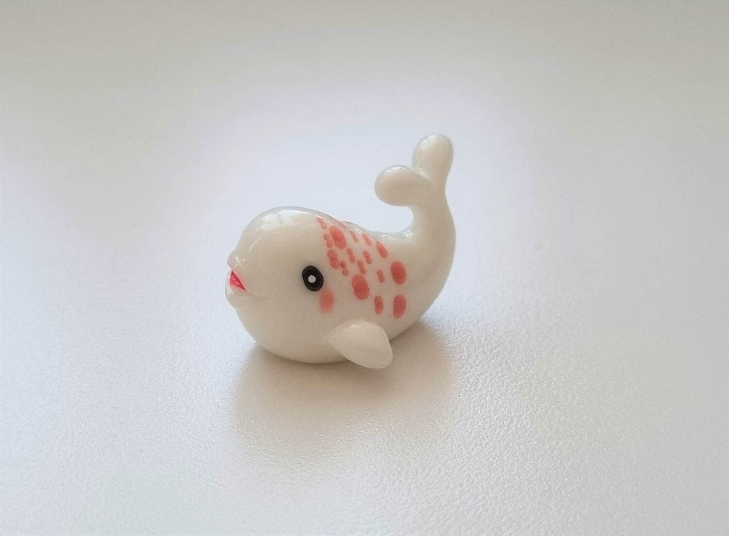 Handmålad vit val, miniatyr för dekoration
