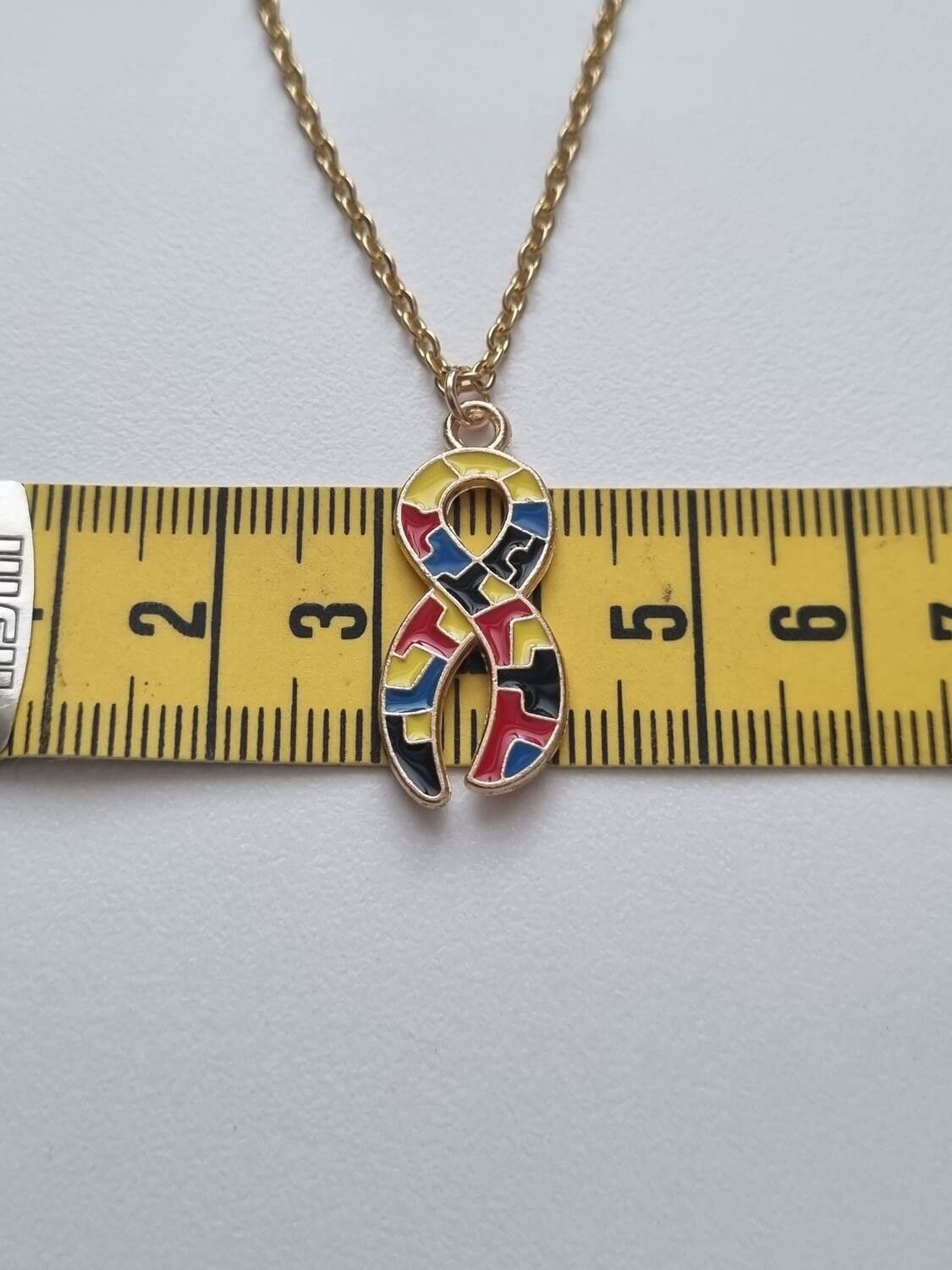 Halsband med pusselbit, autism / medvetenhet