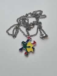 Halsband med pusselbit, autism / medvetenhet
