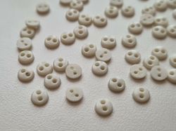 30 st vita knappar / dockknappar miniatyrer (4 mm)