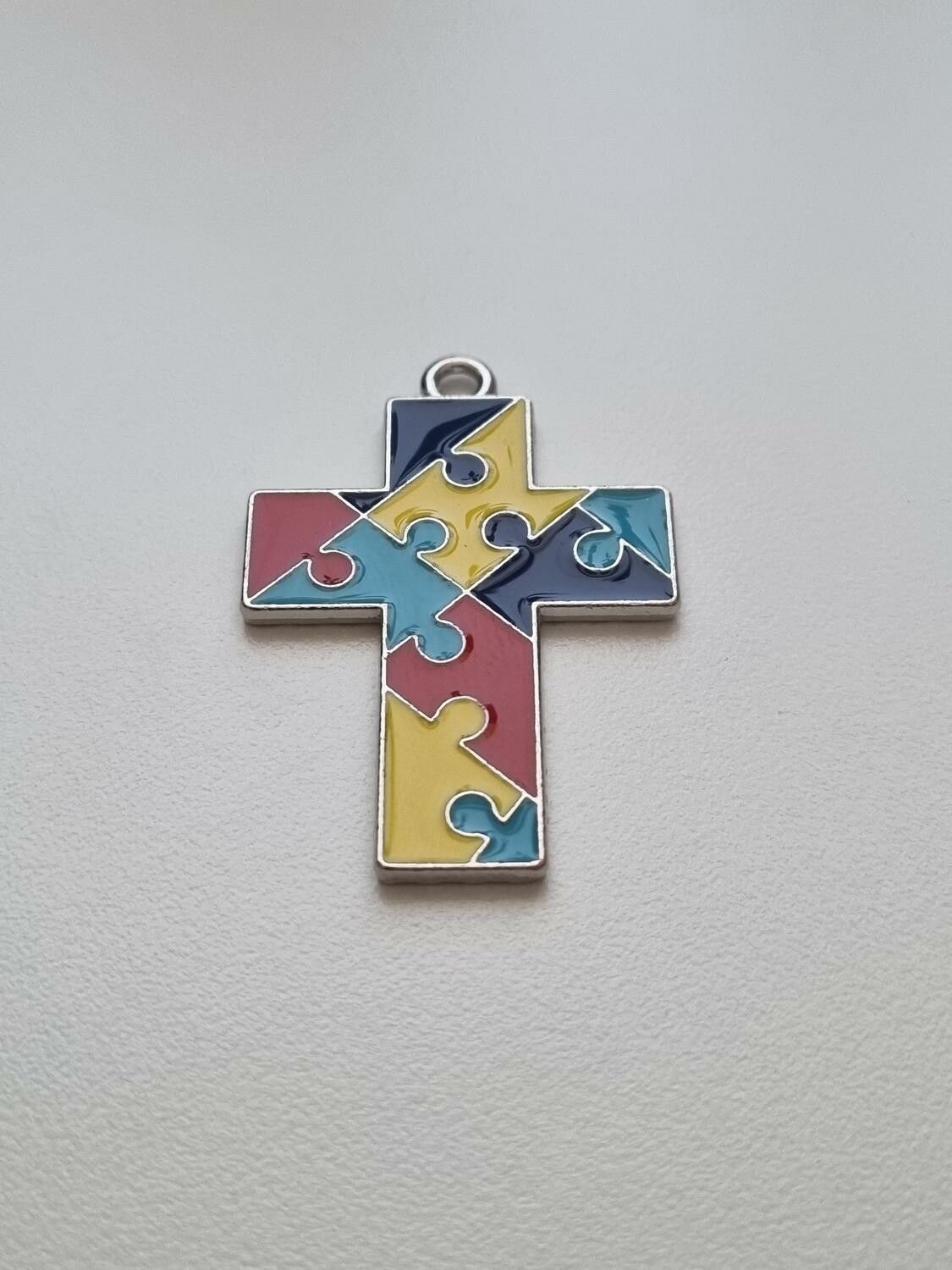 Berlock Autism Medvetenhet Pusselbit (kors)