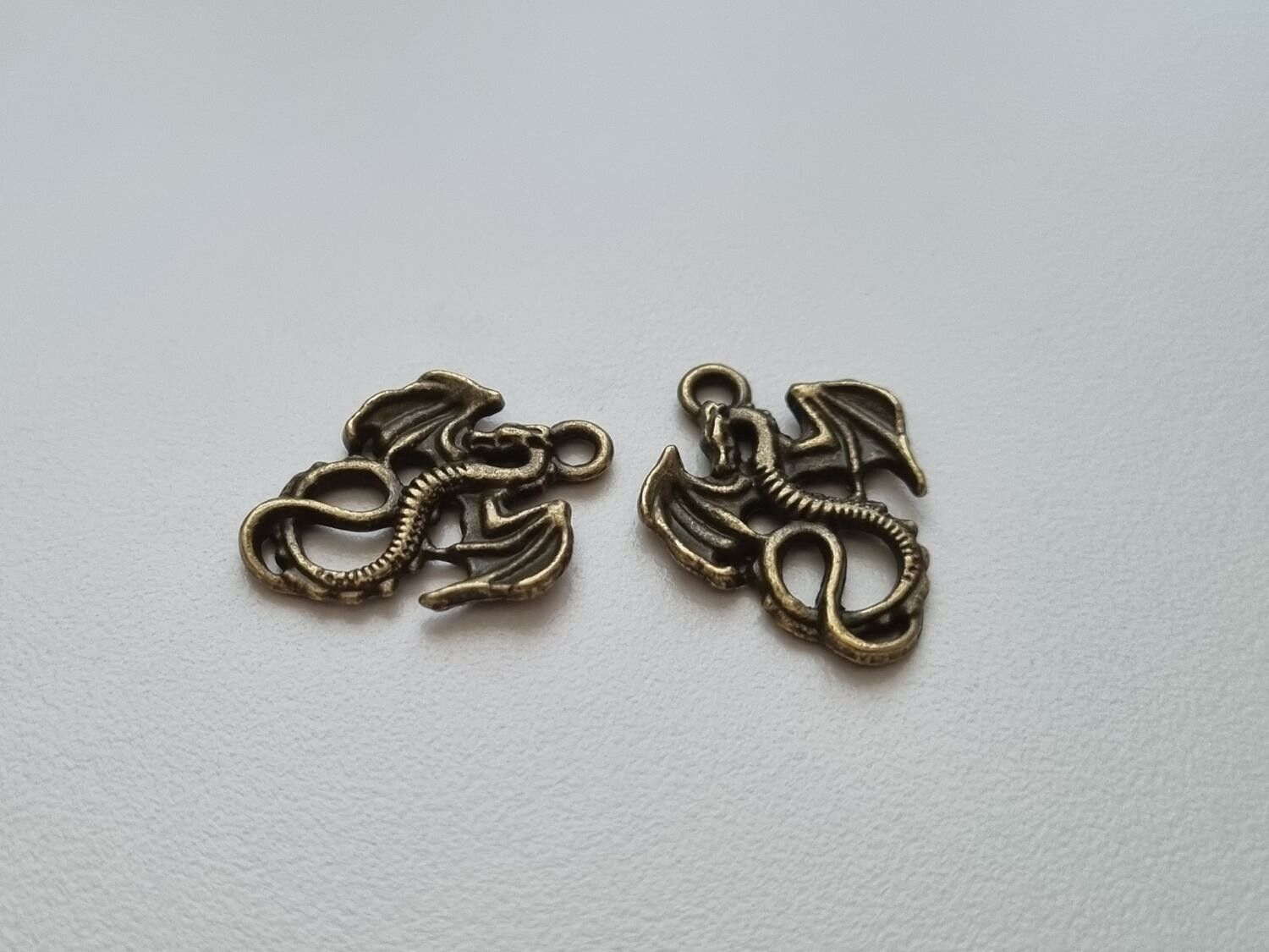 Berlocker Charms Miniatyr Drake / Drakar, 2 st bronsfärgade