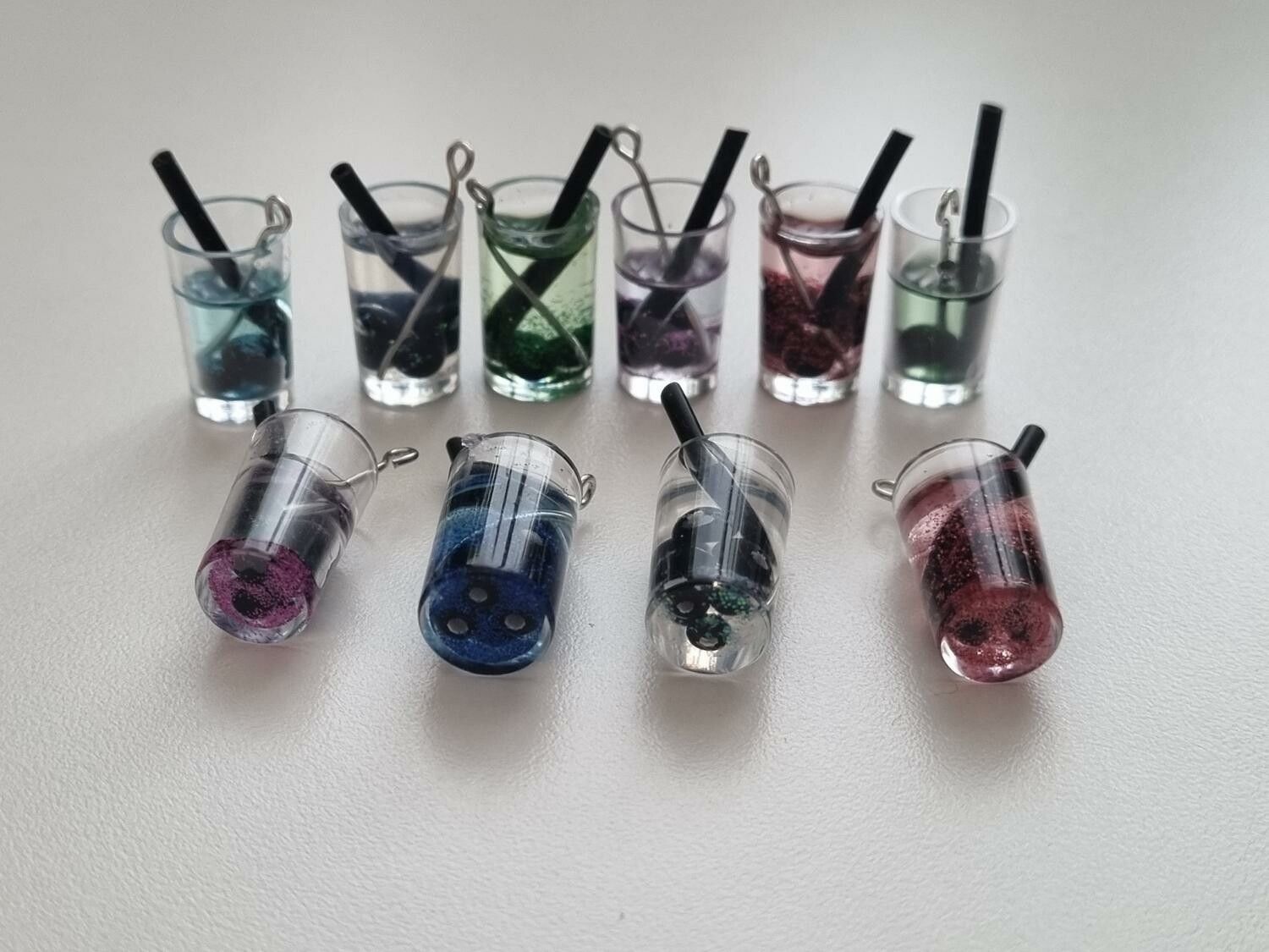 1 st drink, minidrink, miniatyr i glas - till dockskåp, tittskåp