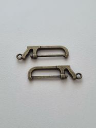 Berlocker Charms Miniatyr Bågfil, 2 st bronsfärgade