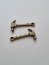 Berlocker Charms Miniatyr Hammare, 2 st bronsfärgade