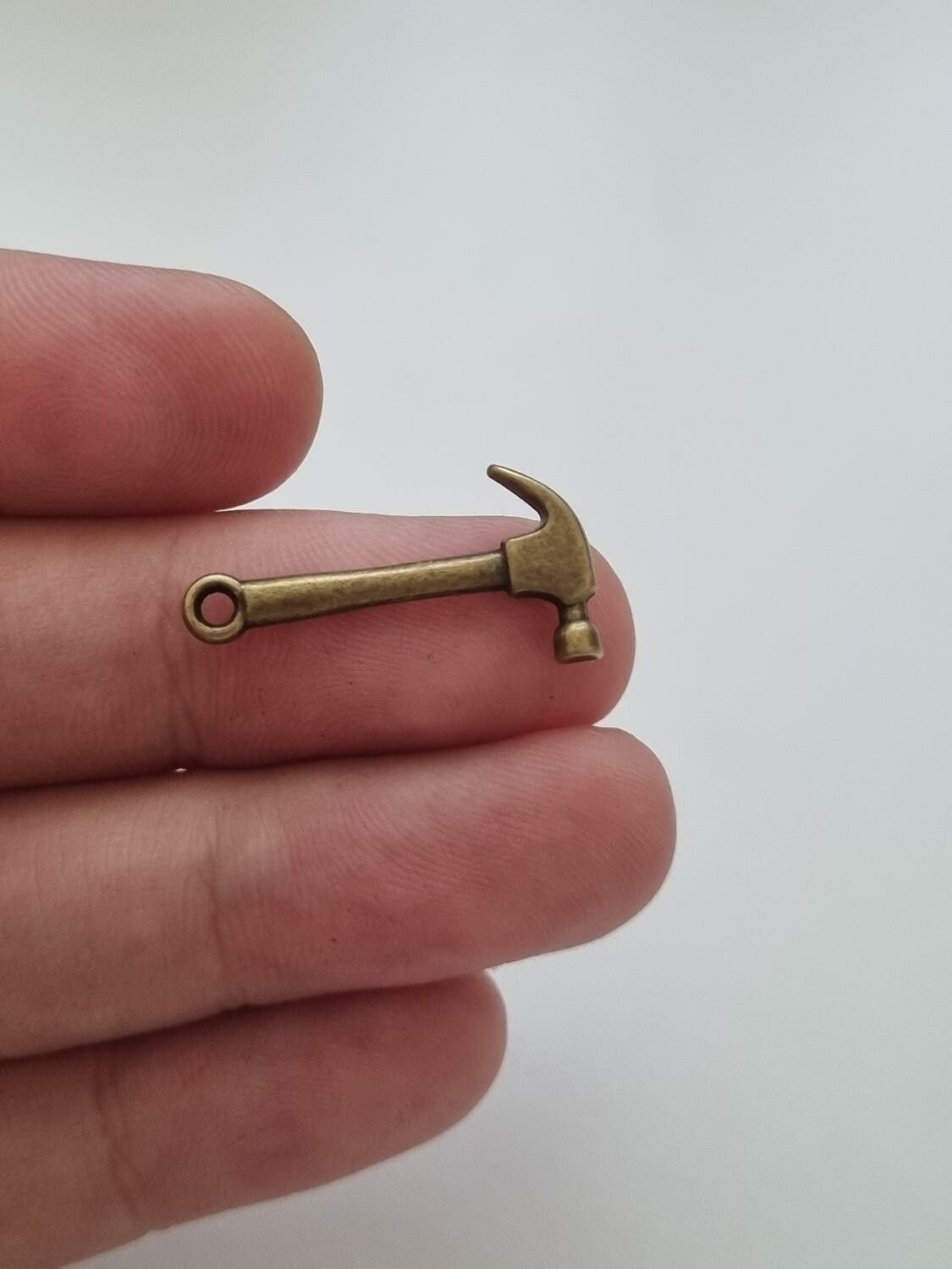 Berlocker Charms Miniatyr Hammare, 2 st bronsfärgade