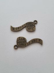 Berlocker Charms Miniatyr måttband, 2 st bronsfärgade