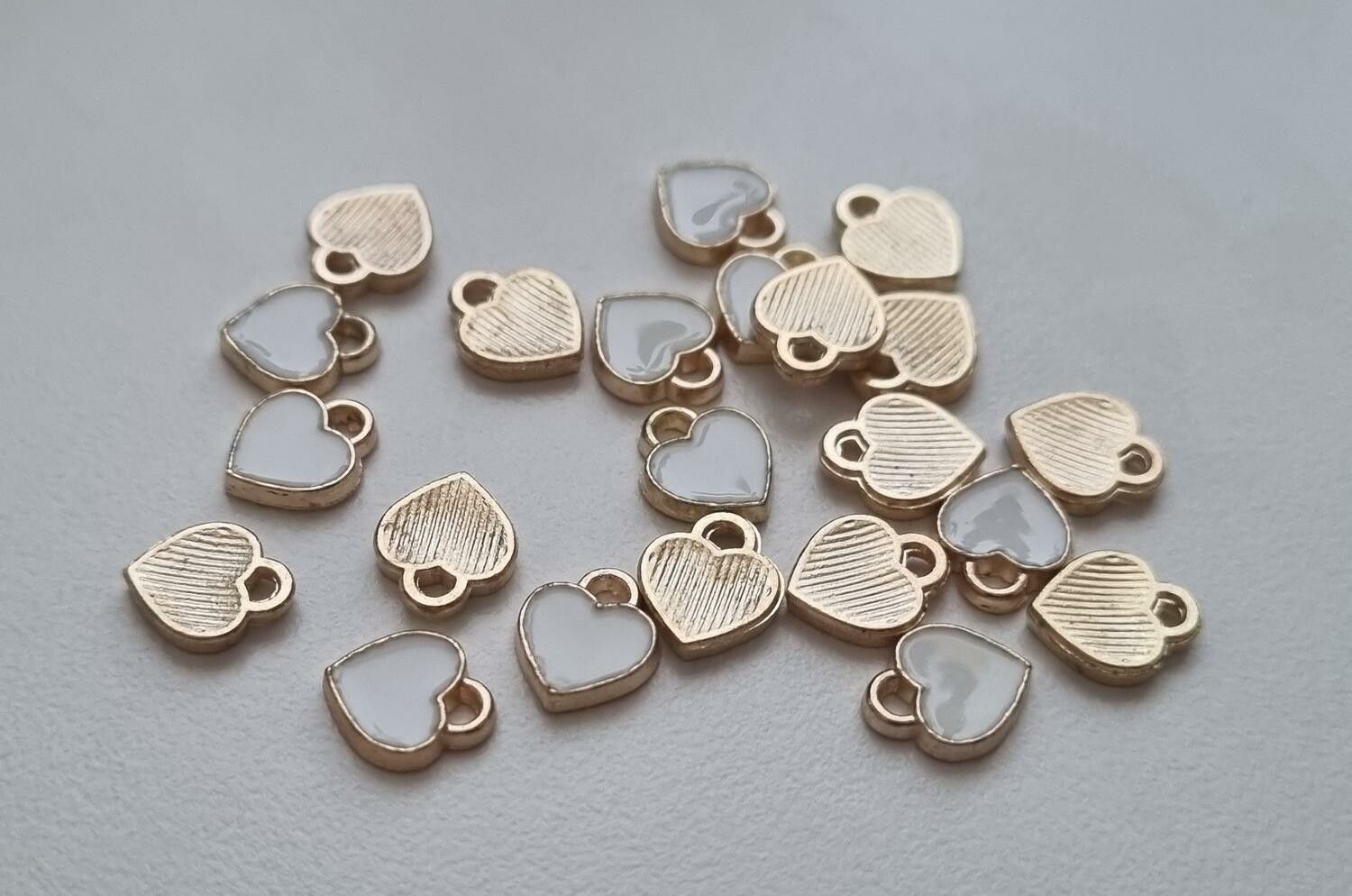 Berlocker Charms Hjärtan 10 st (vita)