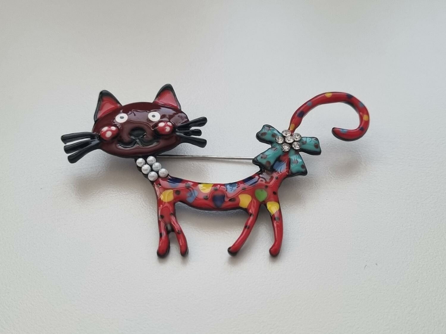 1 st detaljrik brosch hänge - Färgglad katt (röd)