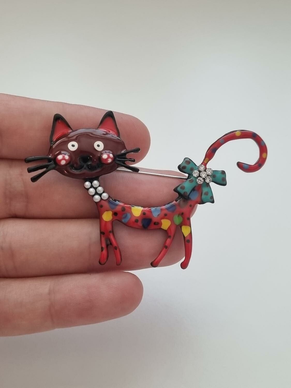 1 st detaljrik brosch hänge - Färgglad katt (röd)