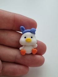Miniatyr anka med rosett, miniatyranka (2,6 cm hög)