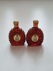 XO cognac, cognacflaskor, miniatyrer till dockskåp, tittskåp (2 st, bruna)