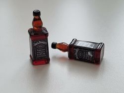 Jack Daniels miniatyrer, flaskor, miniflaskor till dockskåp, tittskåp (2 st)