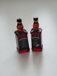 Jack Daniels miniatyrer, flaskor, miniflaskor till dockskåp, tittskåp (2 st)