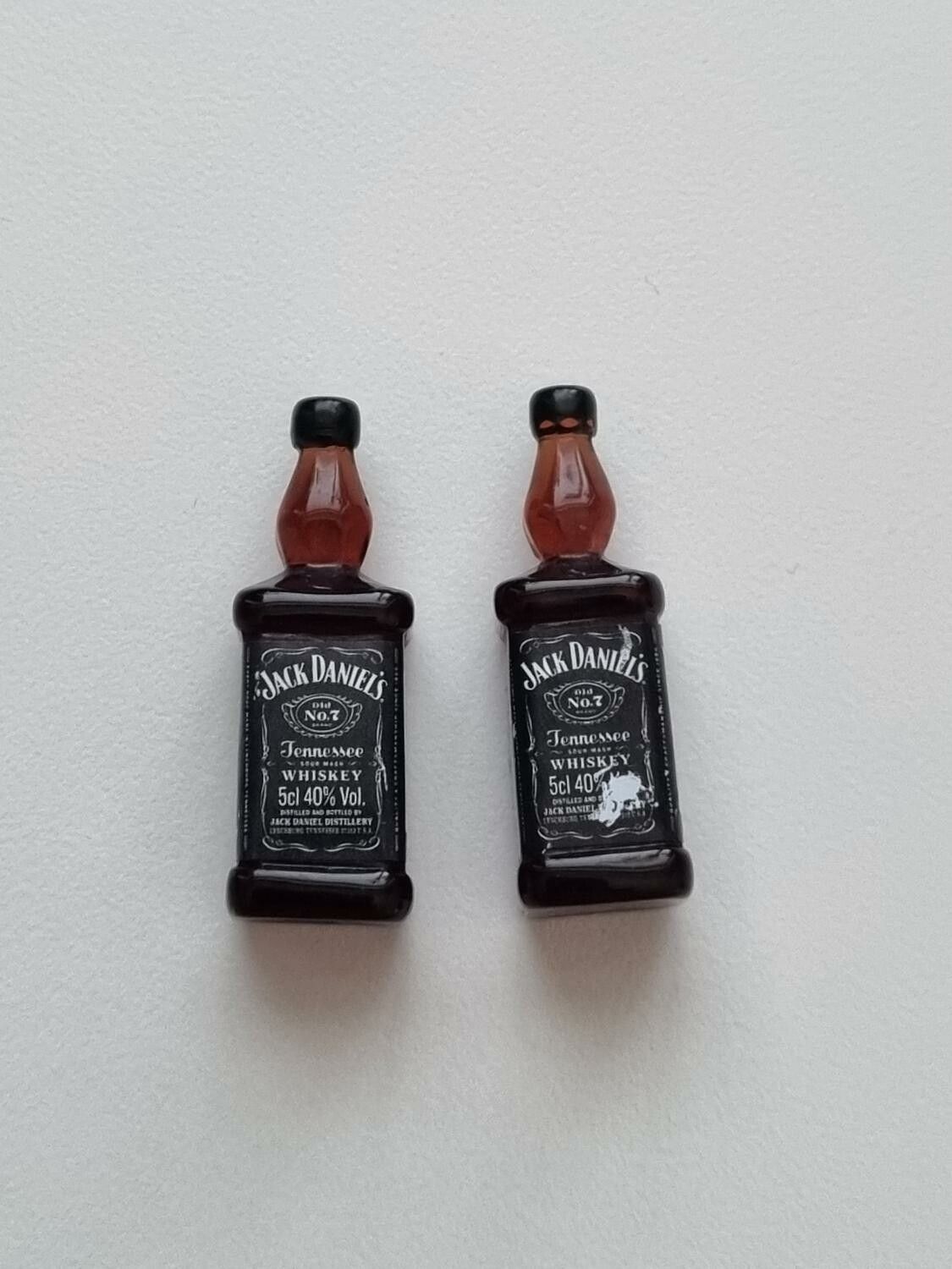 Jack Daniels miniatyrer, flaskor, miniflaskor till dockskåp, tittskåp (2 st)