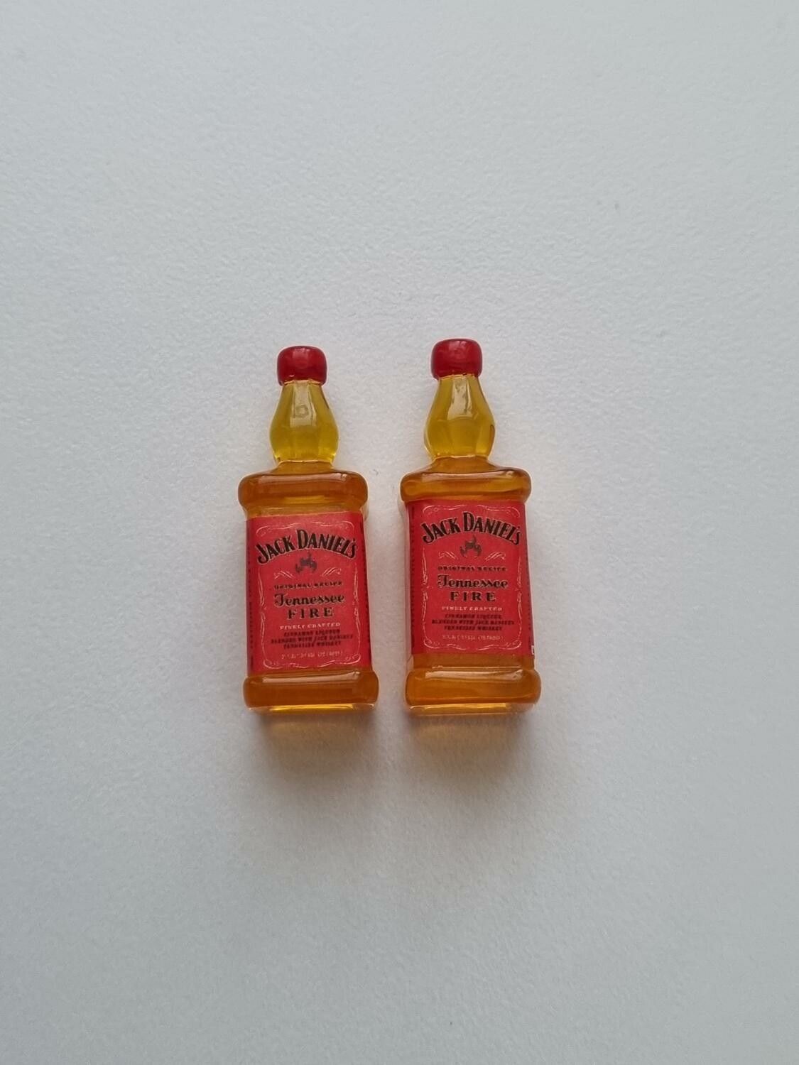 Jack Daniels miniatyrer, flaskor, miniflaskor till dockskåp, tittskåp (2 st)