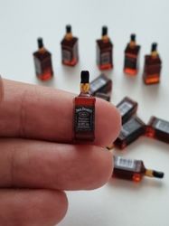 Jack Daniels miniatyrer, flaskor, miniflaskor till dockskåp, tittskåp (2 st)