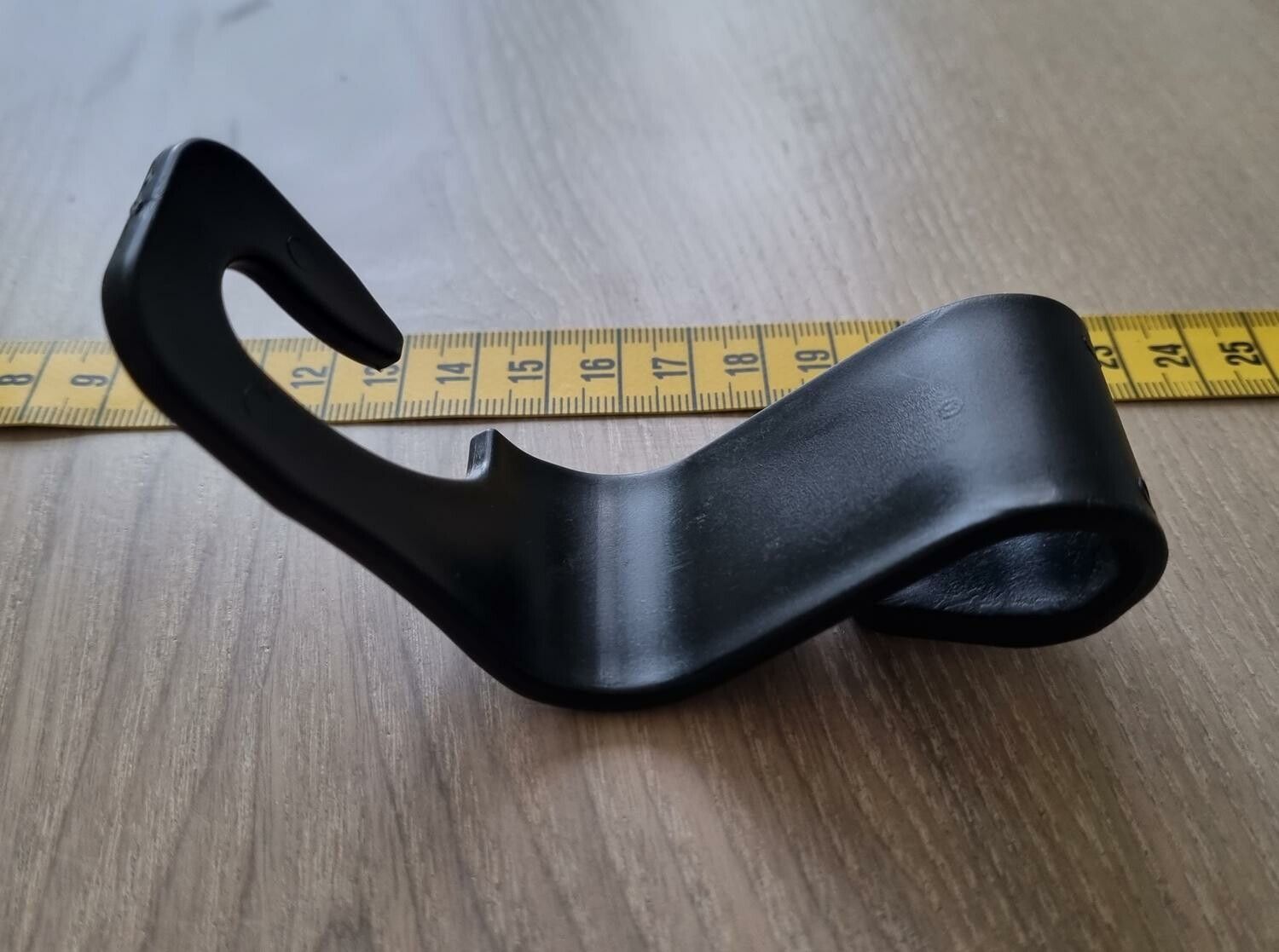 Krok till huvudstödet i bilen, universell krok (20 kg bärvikt)