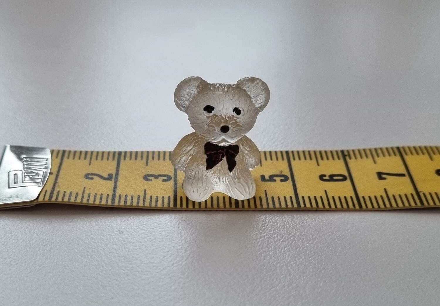 Handmålad nalle, miniatyr för dekoration (1,6 cm hög)
