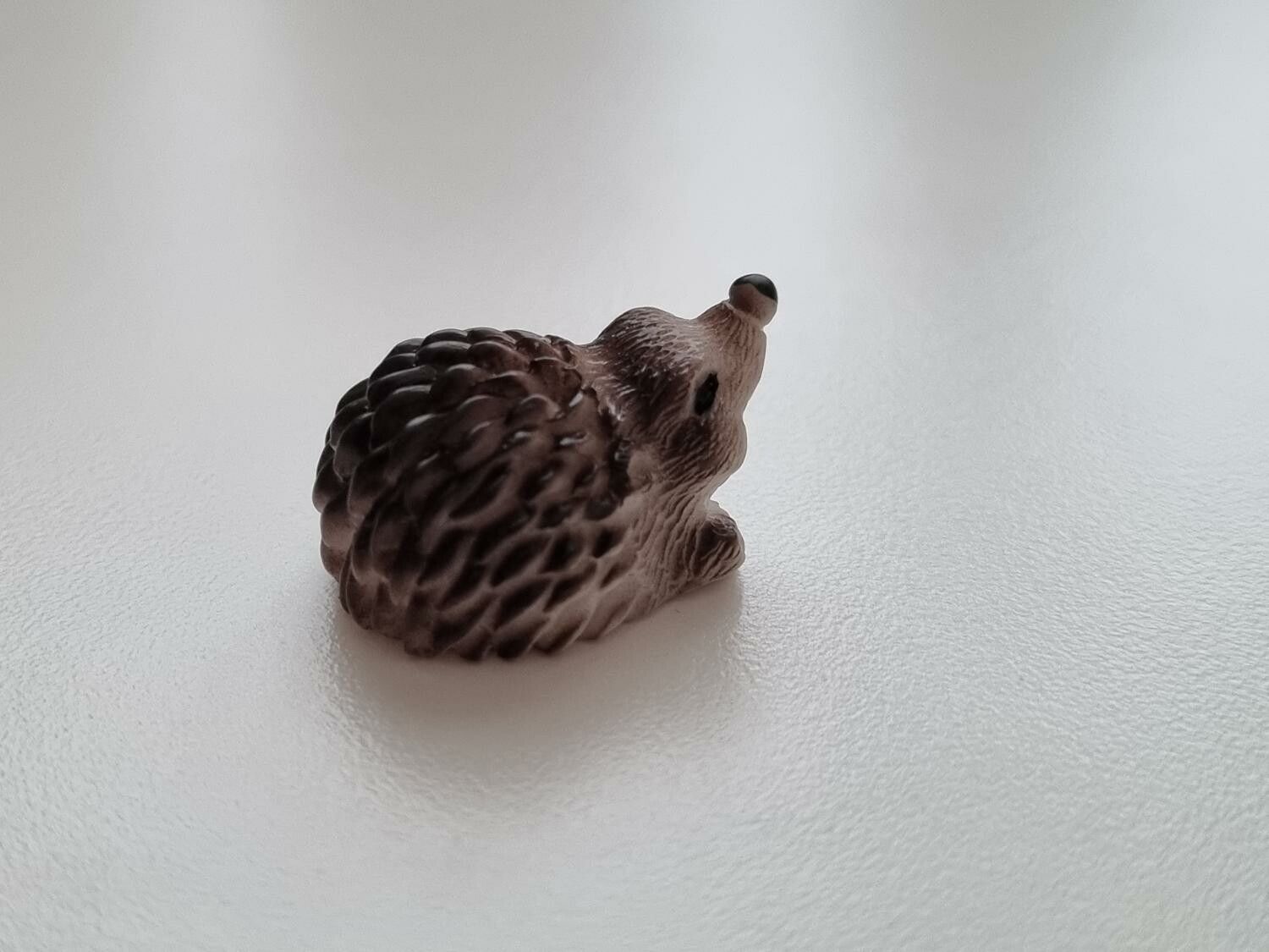 Igelkott, miniatyr för dekoration (1,6 cm hög)