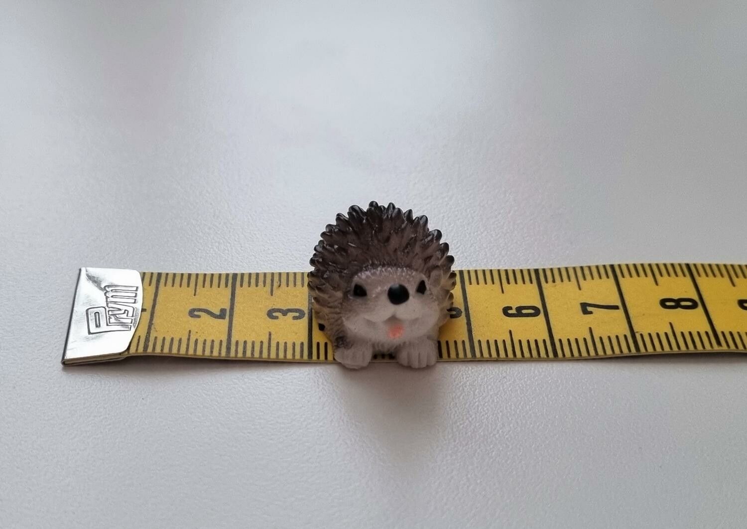 Igelkott, miniatyr för dekoration (1,6 cm hög)