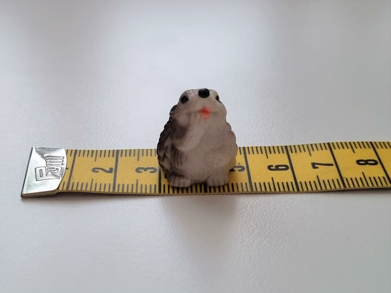 Igelkott, miniatyr för dekoration (2,3 cm hög)