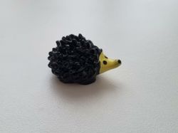 Handmålad igelkott, miniatyr för dekoration (1,5 cm hög)