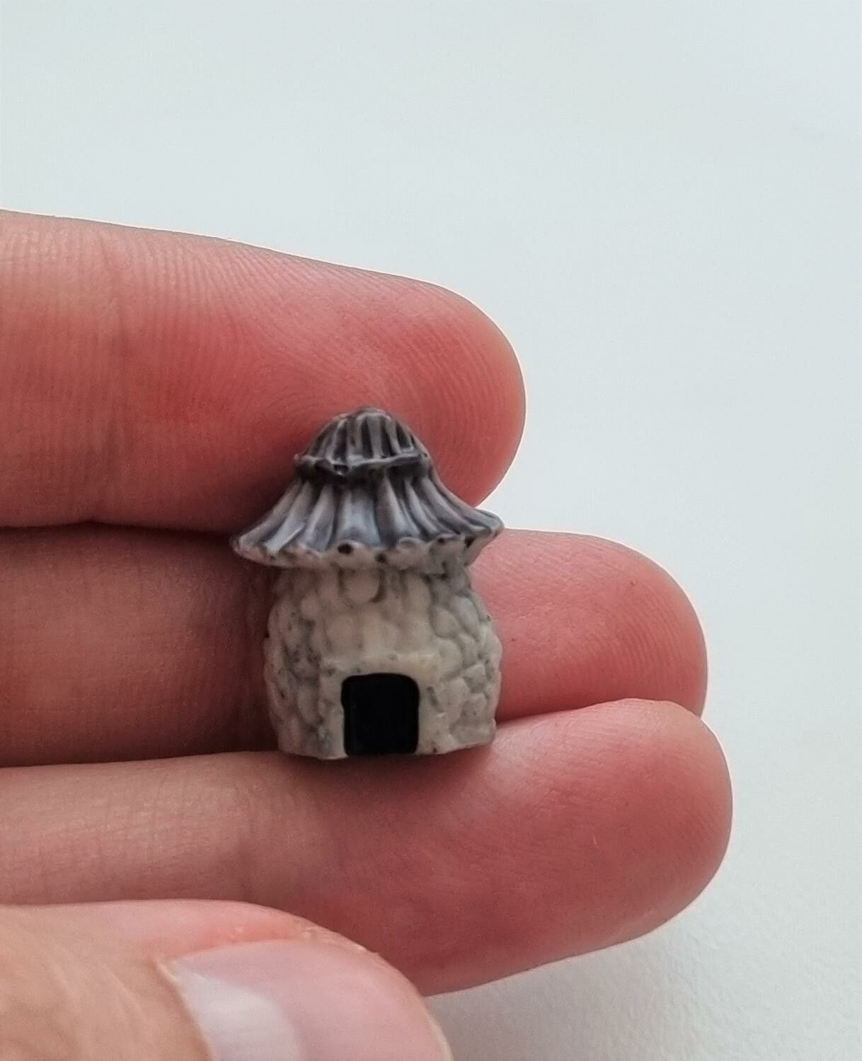 Svamphus, minihus - Miniatyr för dekoration, dockhus med mera (1,9 cm hög)