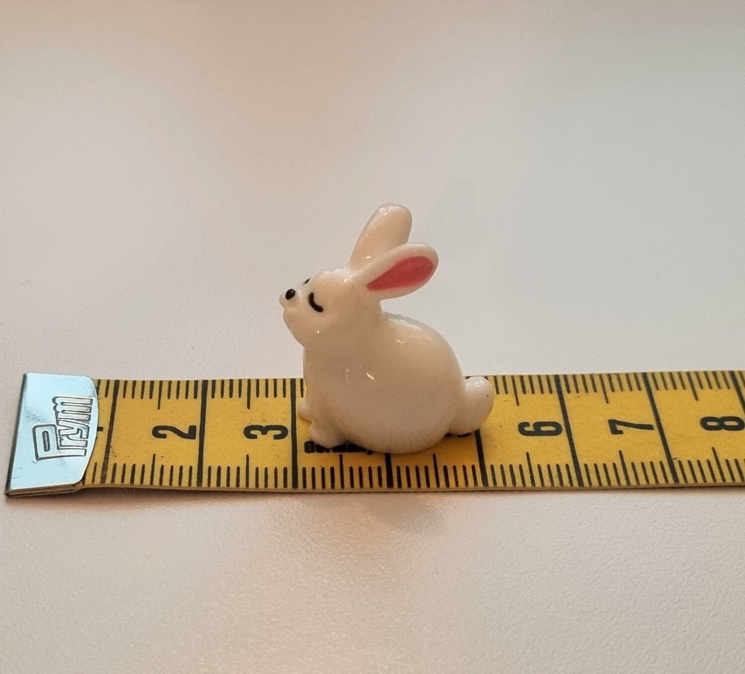 Handmålad kanin, miniatyr (2,4 cm hög)