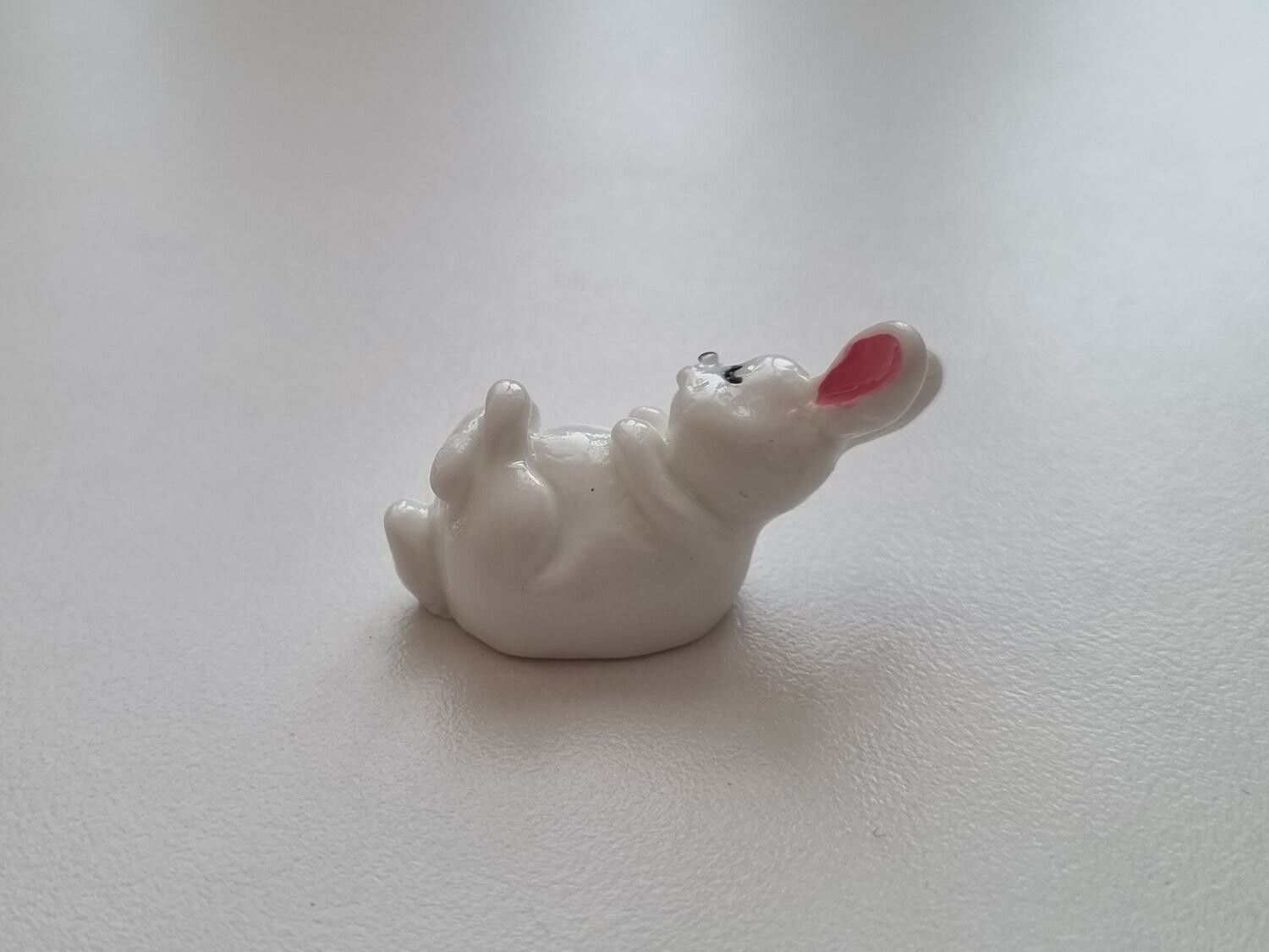 Handmålad kanin, miniatyr (2 cm hög)
