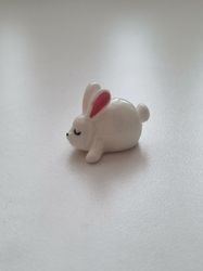 Handmålad kanin, miniatyr (1,6 cm hög)