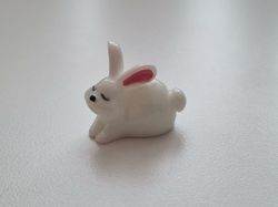 Handmålad kanin, miniatyr (2,1 cm hög)