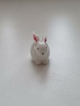Handmålad kanin, miniatyr (1,5 cm hög)