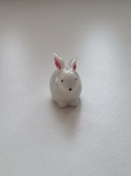 Handmålad kanin, miniatyr (1,5 cm hög)