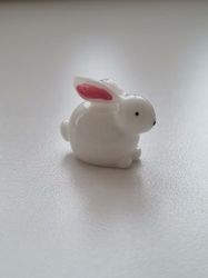 Handmålad kanin, miniatyr (1,5 cm hög)