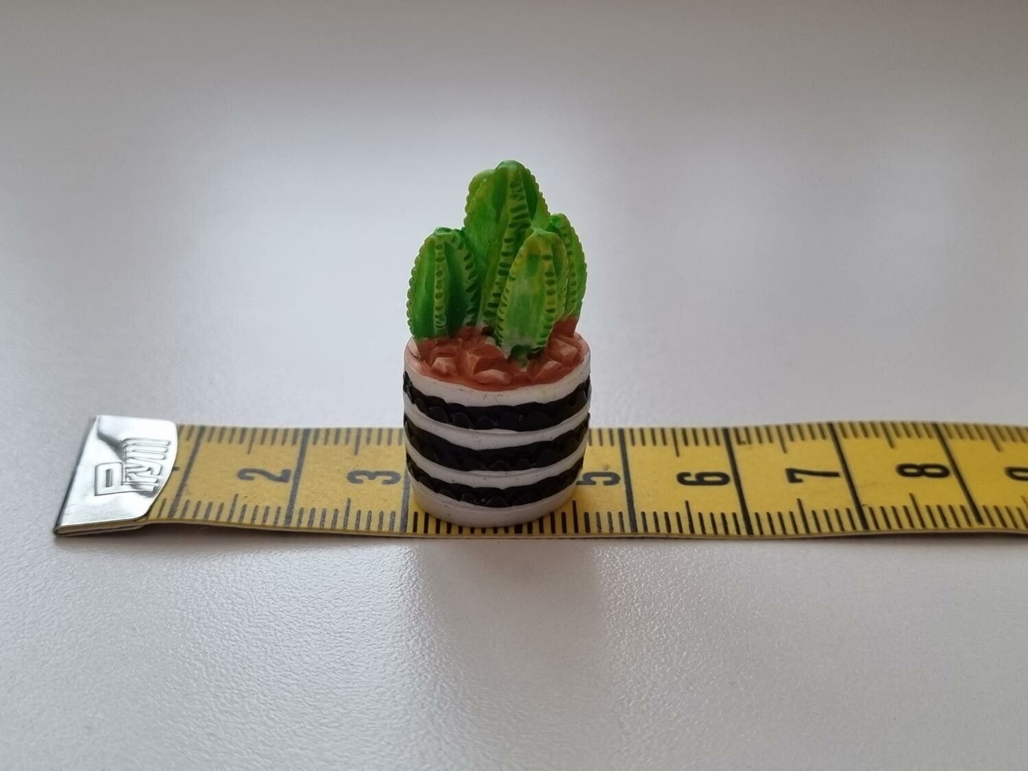 Handmålad kaktus i kruka, miniatyr, minikaktus (3,1 cm hög)