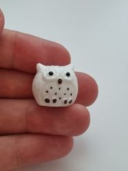 Handmålad uggla, miniatyr, miniatyruggla, miniuggla (1,9 cm hög - Vit)