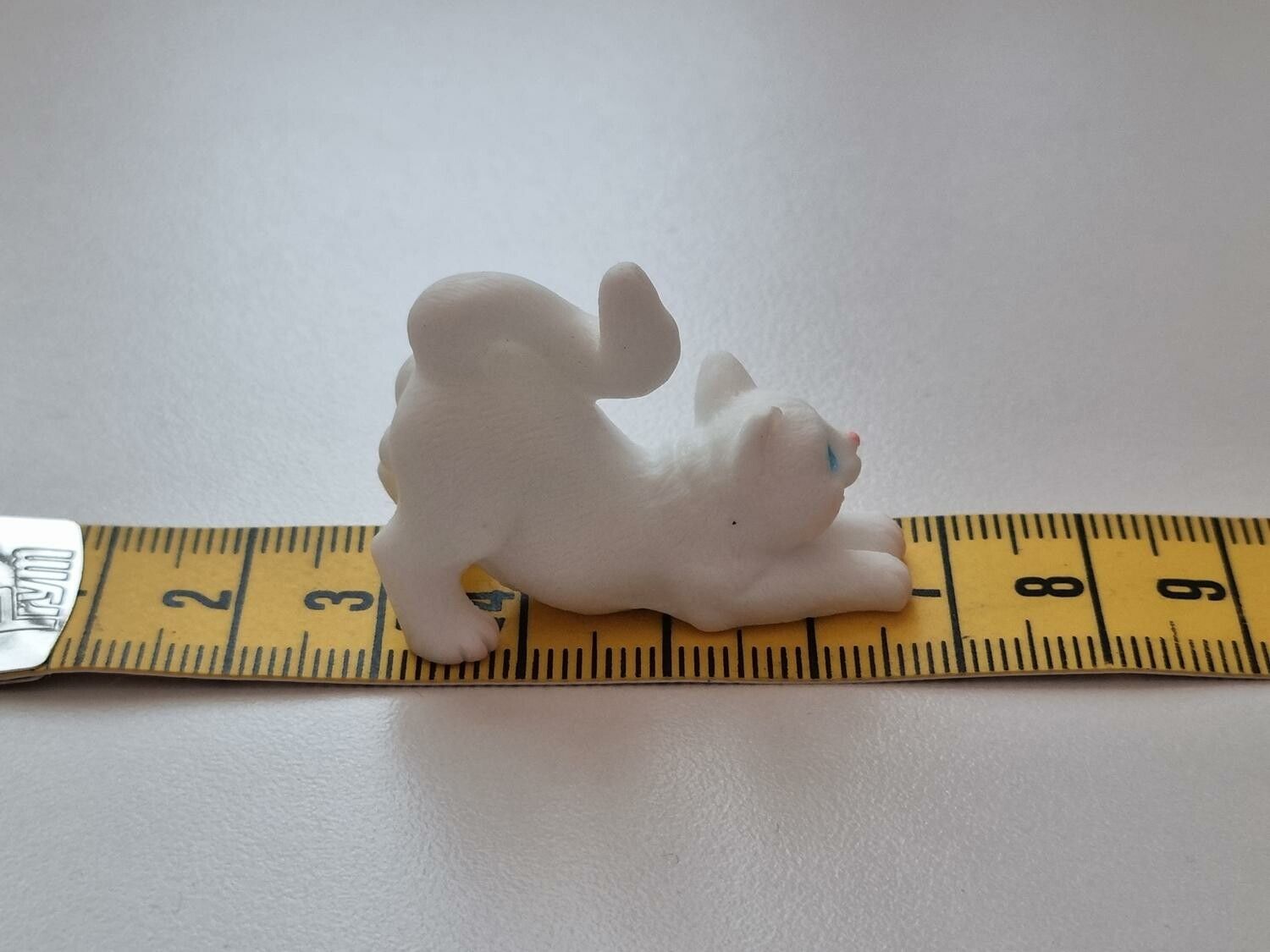 Katt miniatyr, miniatyrkatt, minikatt (3,7 x 1,9 cm)