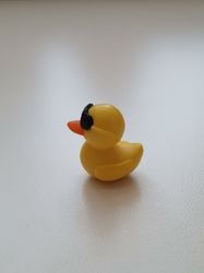 Miniatyr anka med glasögon, miniatyranka (2,1 cm hög)