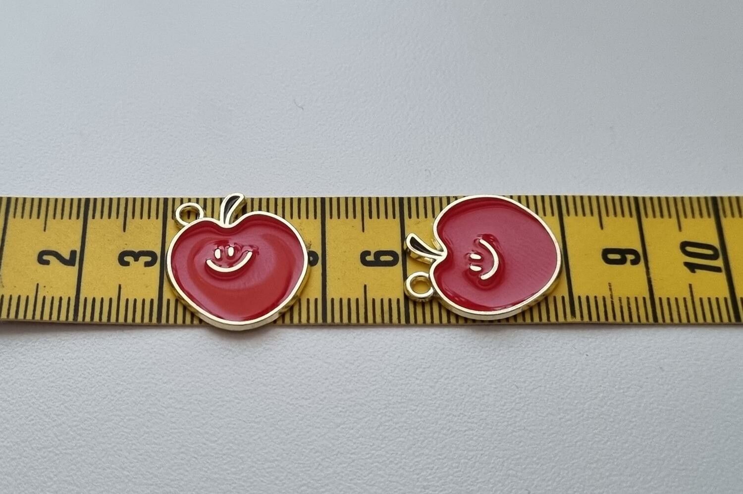 Smiley äpplen, glada äpplen - Gulliga charms / berlocker