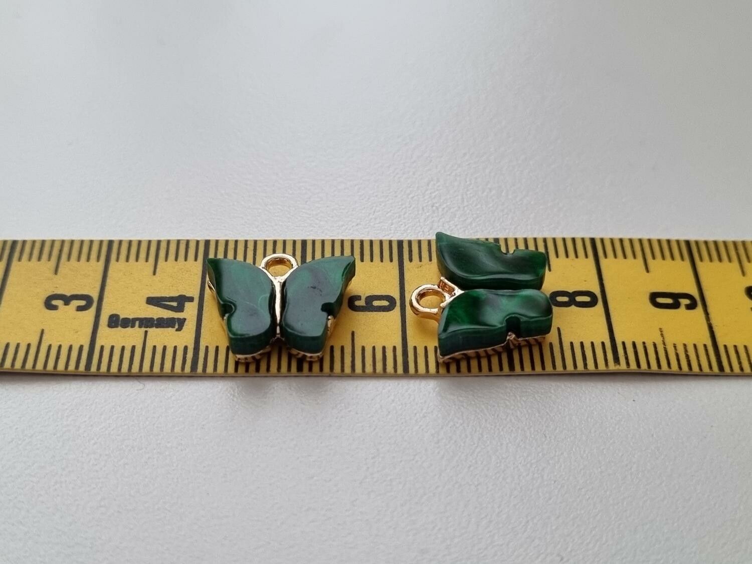 2 st fjärilar, fjärilsberlocker, charms berlock (Grön emalj)