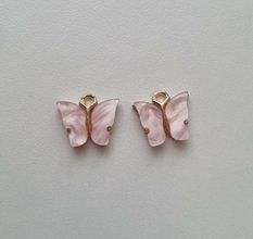 2 st fjärilar, fjärilsberlocker, charms berlock (Ljusrosa emalj)