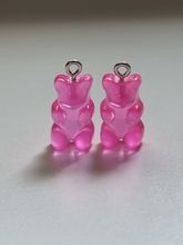 2 st rosa Gummibjörnar, miniatyrer berlocker charms