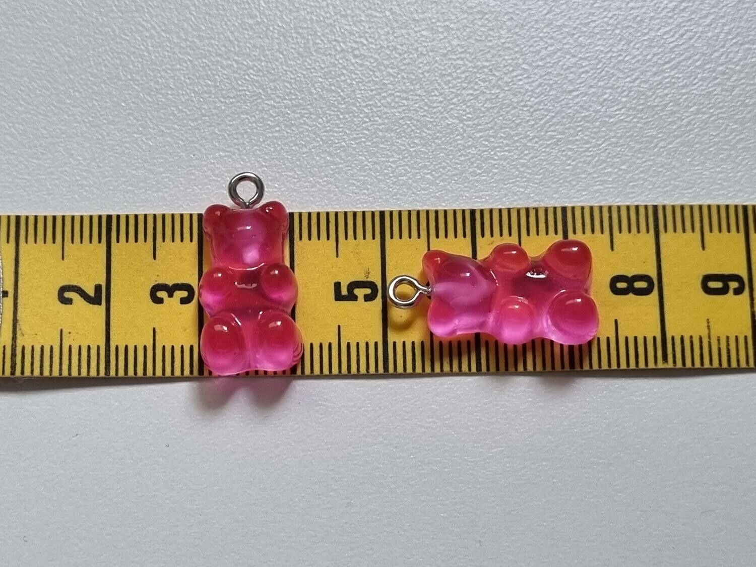 2 st rosa Gummibjörnar, miniatyrer berlocker charms