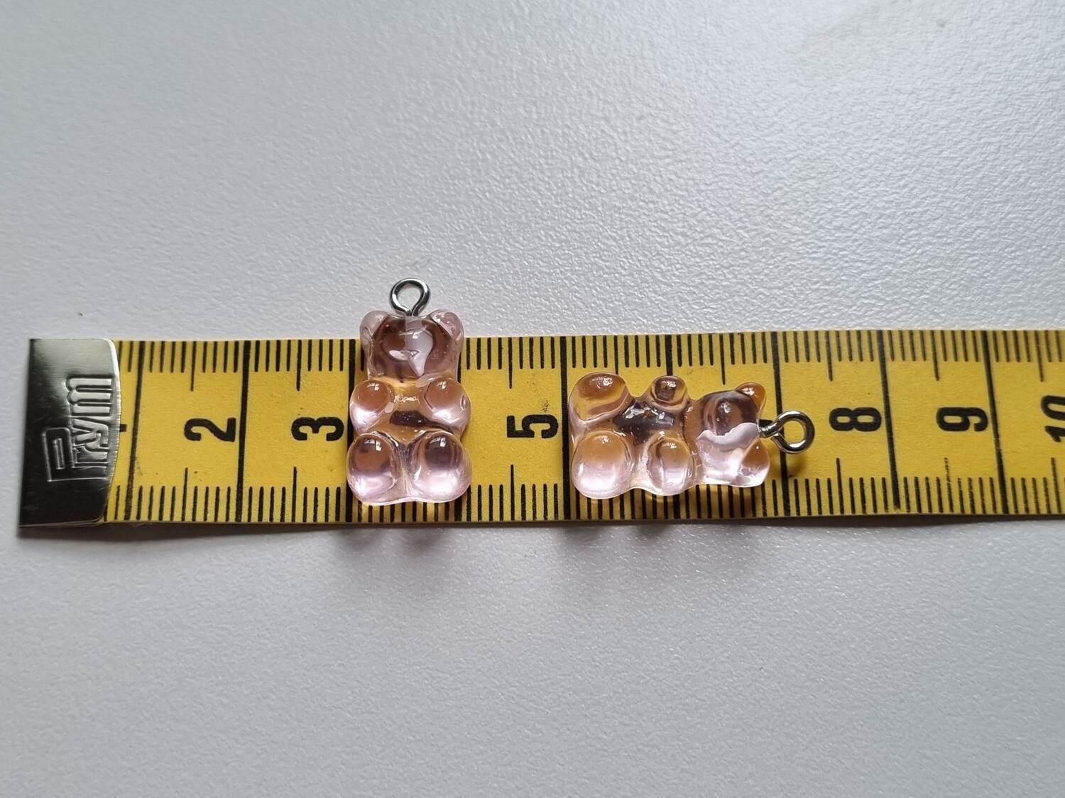 2 st ljusrosa Gummibjörnar, miniatyrer berlocker charms