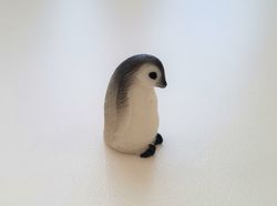 Handmålad liten pingvin, miniatyrer, figuriner (variant 3)