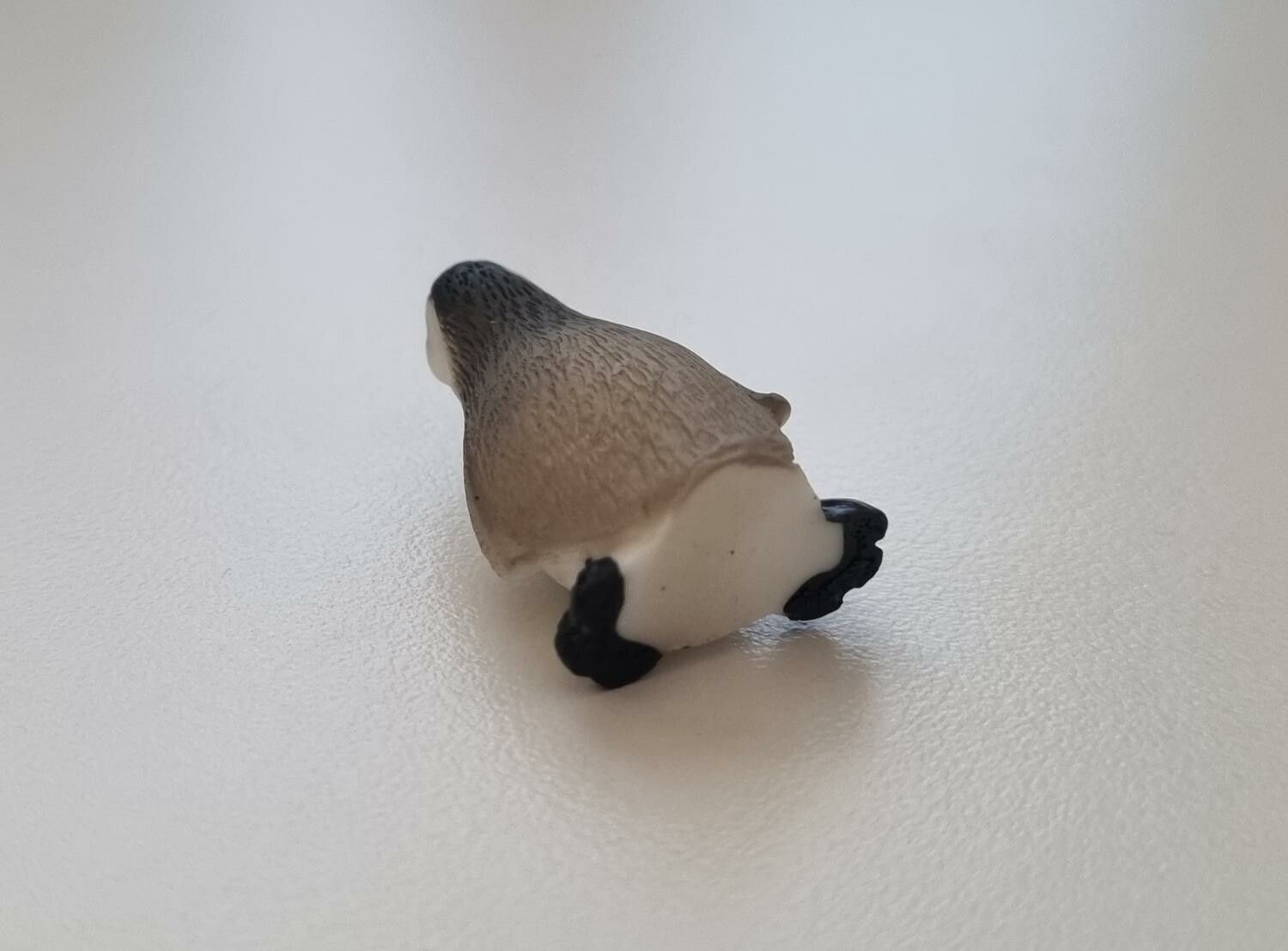 Handmålad liten pingvin, miniatyrer, figuriner (variant 2)