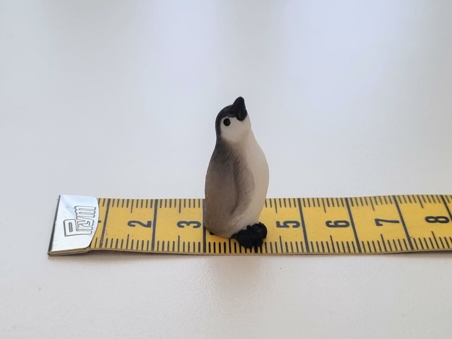 Handmålad liten pingvin, miniatyrer, figuriner (variant 2)