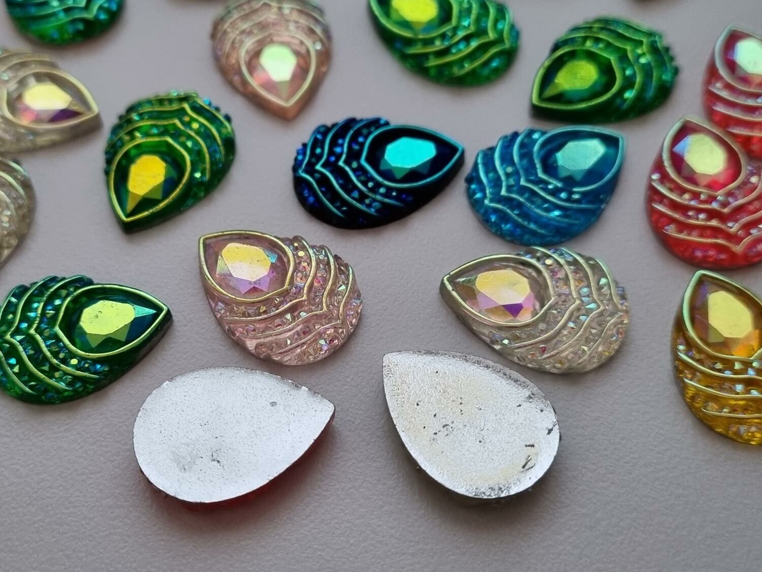 20 st flatbacks, strasstenar (18 x 13 mm)