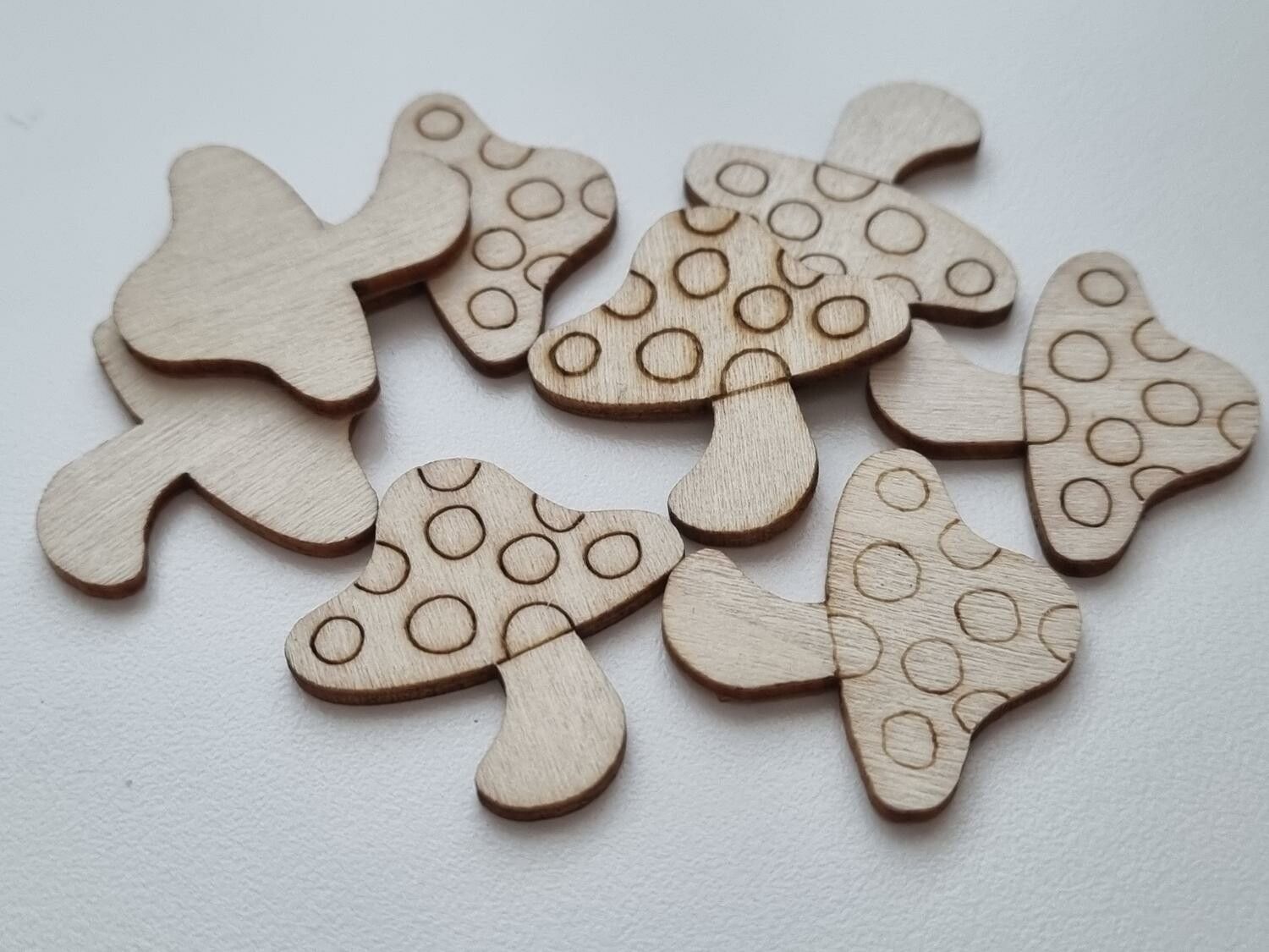 5 st svampar i trä, trädekorationer, dekorationer för scrapbooking